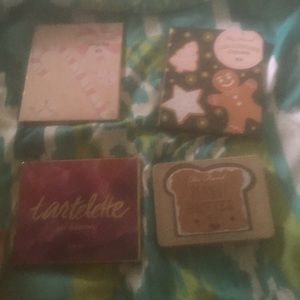 4 eyeshadow pallets